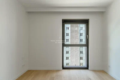 Schlafzimmer; holzboden, blick, tageslicht