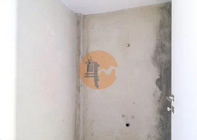 Badezimmer; renovierungsbedürftig, tageslicht