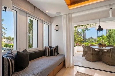 Wohnzimmer; blick, tageslicht, moderner stil