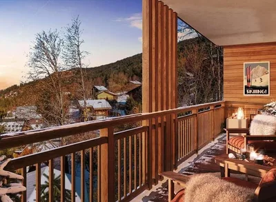 Balkon; manzara, doğal ışık, rustik stil, ahşap kirişler