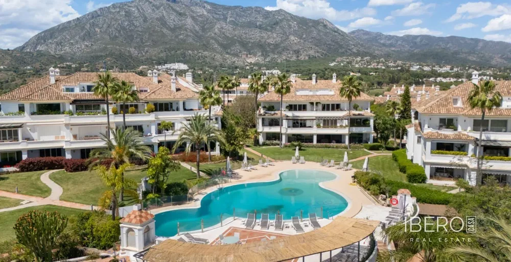 Casa y alrededores; vista, luz natural