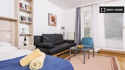 Camera da letto; luce naturale, stile moderno