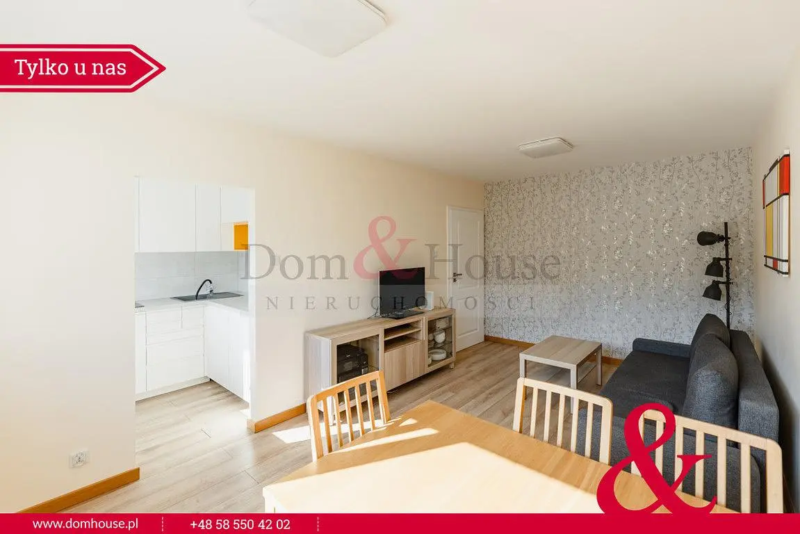 غرفة معيشة; ضوء طبيعي, أرضية خشبية