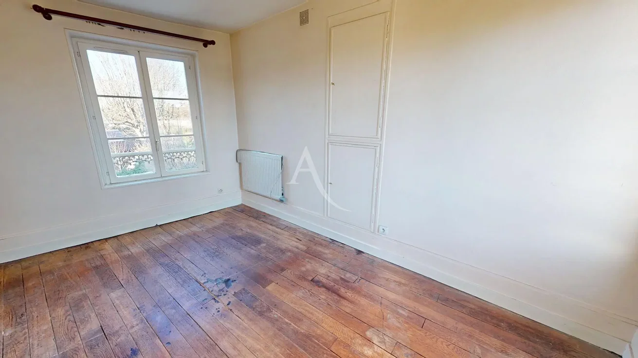 Chambre; parquet, lumière naturelle