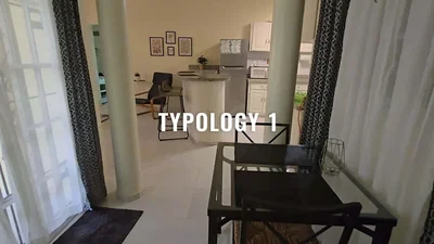 Obývací pokoj; přirozené světlo, dlažba