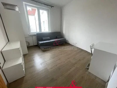 Wohnzimmer; holzboden, tageslicht