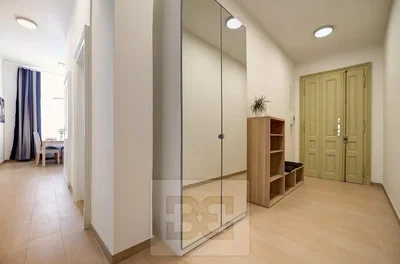 Cloakroom; tile floor, natural light