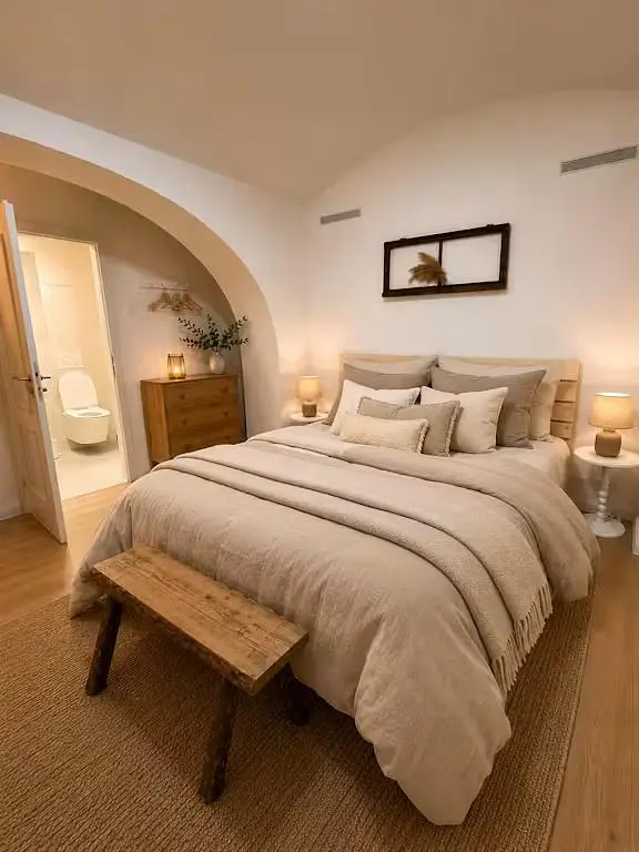 Bedroom; wood floor, natural light