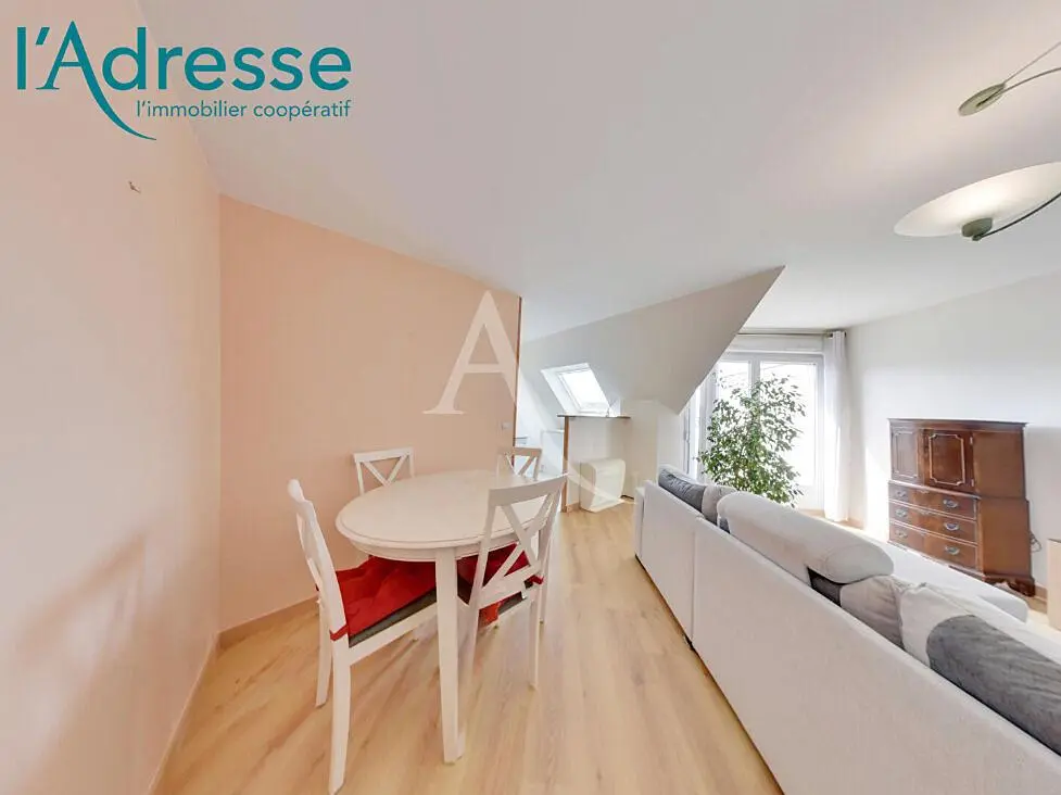 Wohnzimmer; tageslicht, holzboden, moderner stil