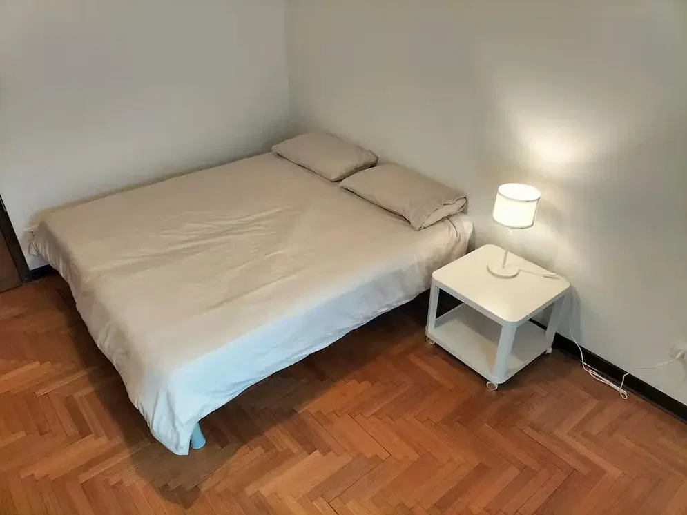 Chambre; parquet, lumière naturelle