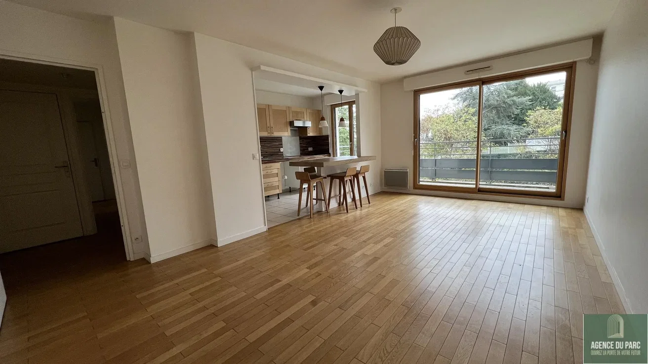 Wohnzimmer; holzboden, tageslicht, blick