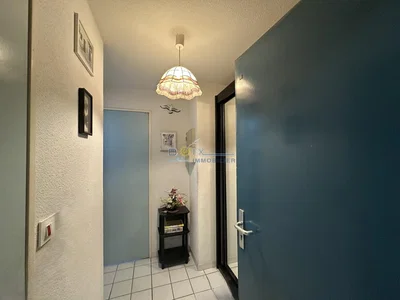 Garderobe; fliesenboden