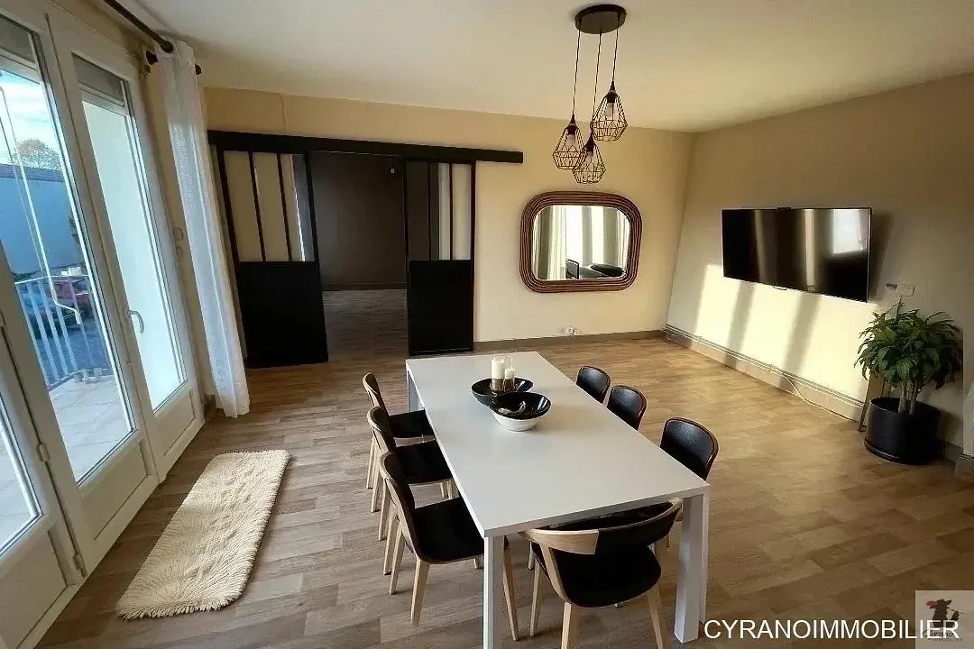 Living room; natural light, wood floor, modern style