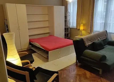 Wohnzimmer; holzboden, tageslicht
