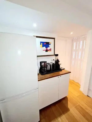 Küche; holzboden, tageslicht, moderner stil