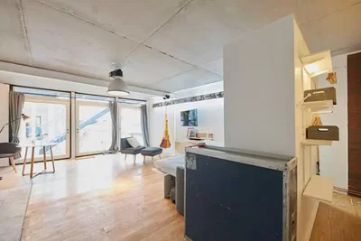 Dnevna soba; prirodno svjetlo, drveni pod