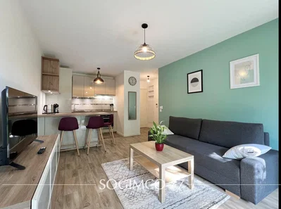 Wohnzimmer; tageslicht, holzboden, moderner stil, küchengeräte