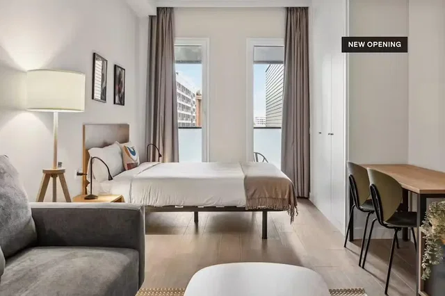 Bedroom; natural light, wood floor, modern style