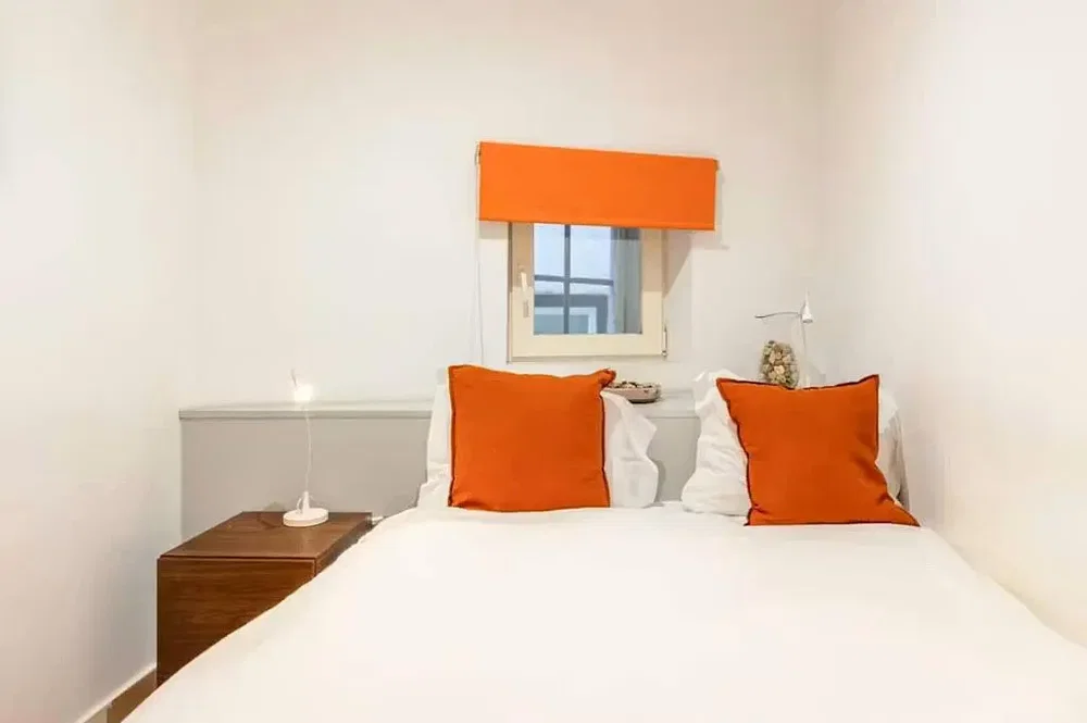 Schlafzimmer; tageslicht, moderner stil