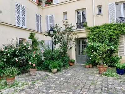 Haus und umgebung; tageslicht, renoviert