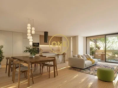 Oturma odası; doğal ışık, modern stil, ahşap zemin