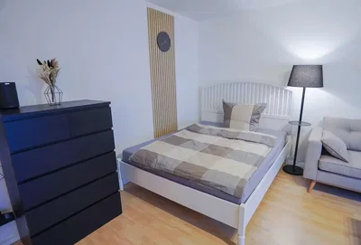 Chambre; parquet, lumière naturelle