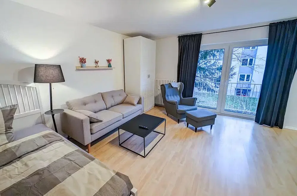 Chambre; lumière naturelle, parquet