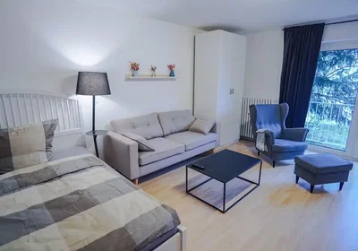 Chambre; lumière naturelle, parquet
