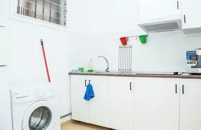 Kuchyně; kuchyňské spotřebiče, dlažba