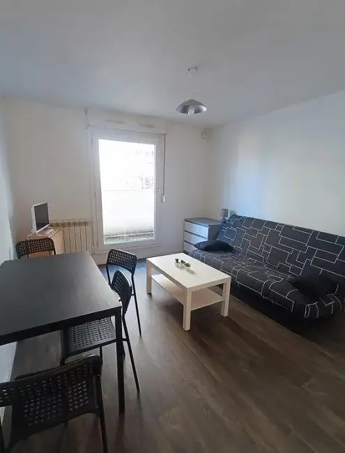 Wohnzimmer; holzboden, tageslicht
