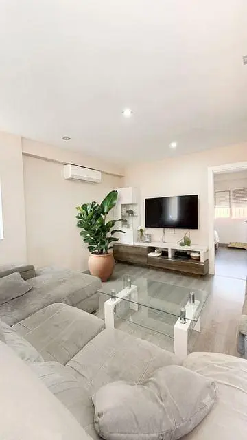 Salón; luz natural, estilo moderno
