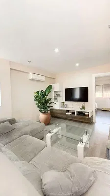 Salón; luz natural, estilo moderno