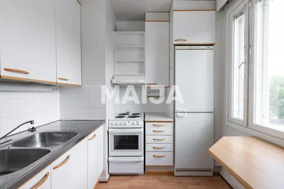 Küche; küchengeräte, holzboden, tageslicht