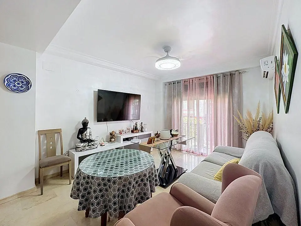 Wohnzimmer; tageslicht, moderner stil