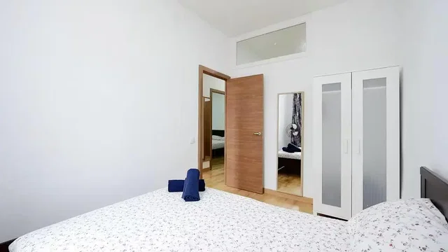 Slaapkamer; natuurlijk licht, houten vloer