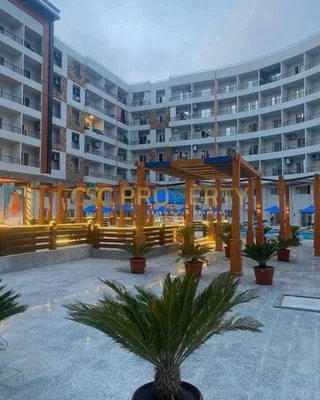 Casa y alrededores