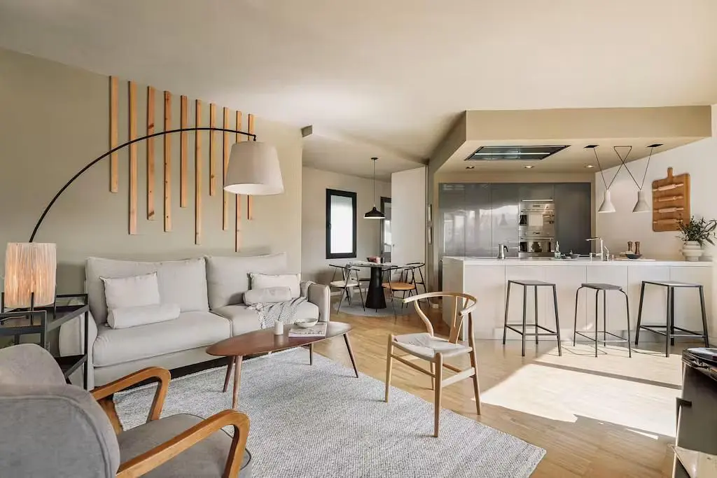 Living room; natural light, modern style, wood floor, kitchen appliances
