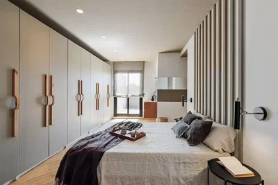 Bedroom; wood floor, natural light, modern style