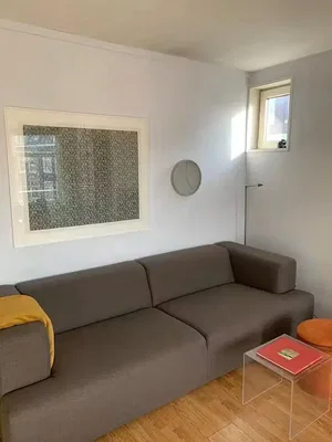 Wohnzimmer; holzboden, tageslicht