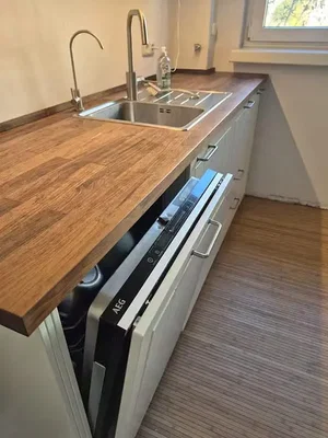 Küche; küchengeräte, holzboden, renoviert, tageslicht