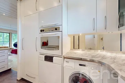 Cocina; electrodomésticos, suelo de baldosas