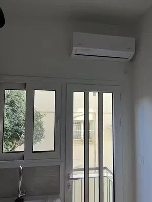 Cuisine; carrelage, lumière naturelle