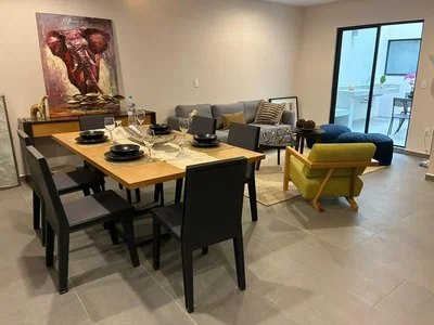 Wohnzimmer; fliesenboden, tageslicht