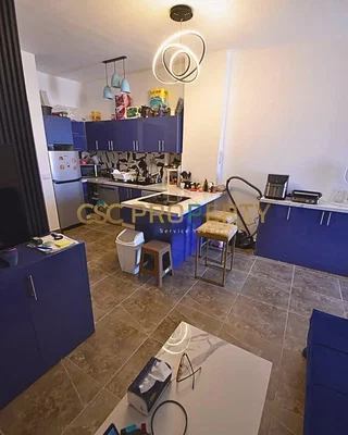 Kuchyně; kuchyňské spotřebiče, dlažba, nutná rekonstrukce