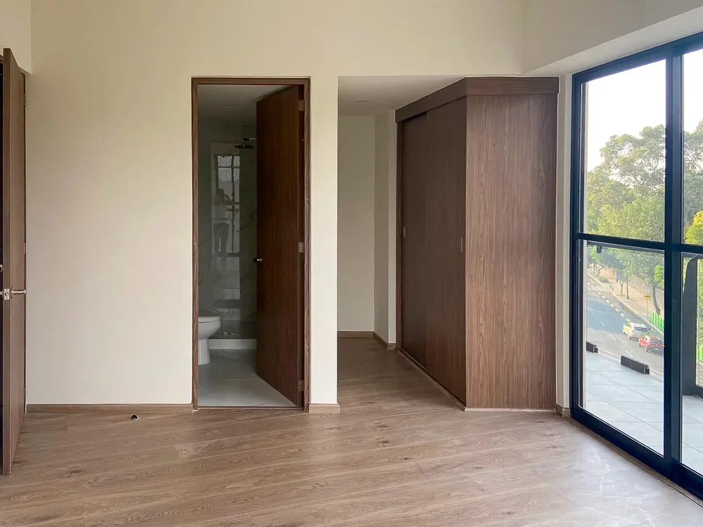 Schlafzimmer; holzboden, tageslicht, blick