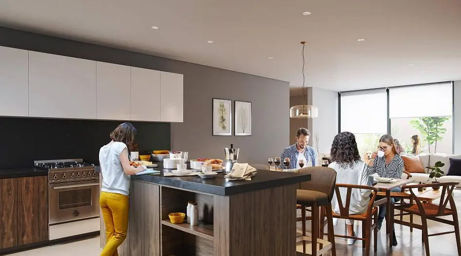Küche; küchengeräte, holzboden, tageslicht, moderner stil
