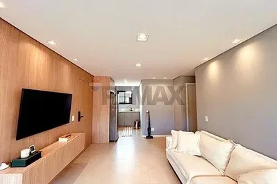 Salon; lumière naturelle, style moderne, carrelage