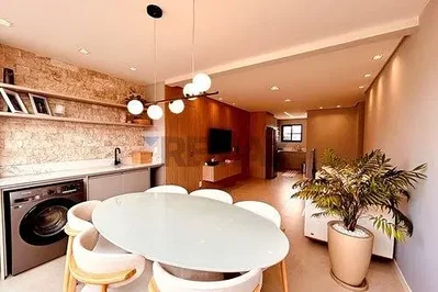 Cuisine; électroménager, lumière naturelle, style moderne
