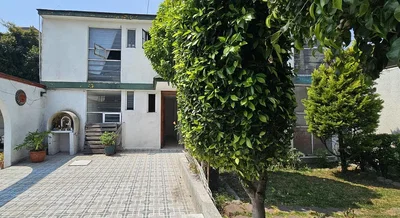 Haus und umgebung; tageslicht, fliesenboden