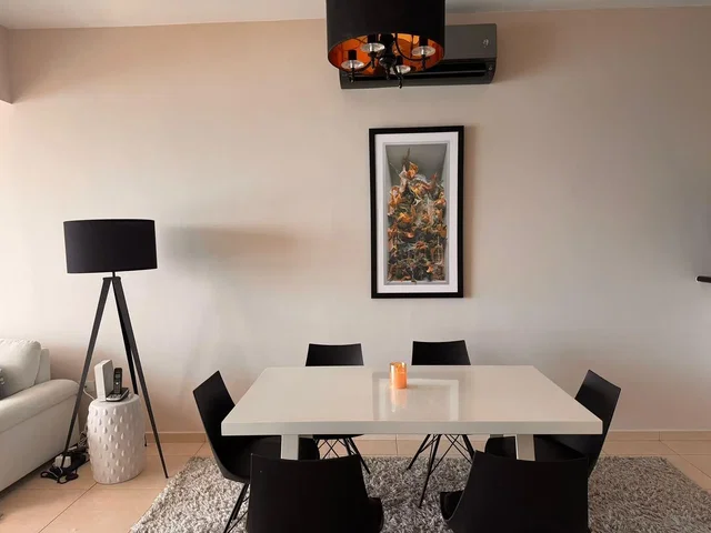 Woonkamer; natuurlijk licht, moderne stijl